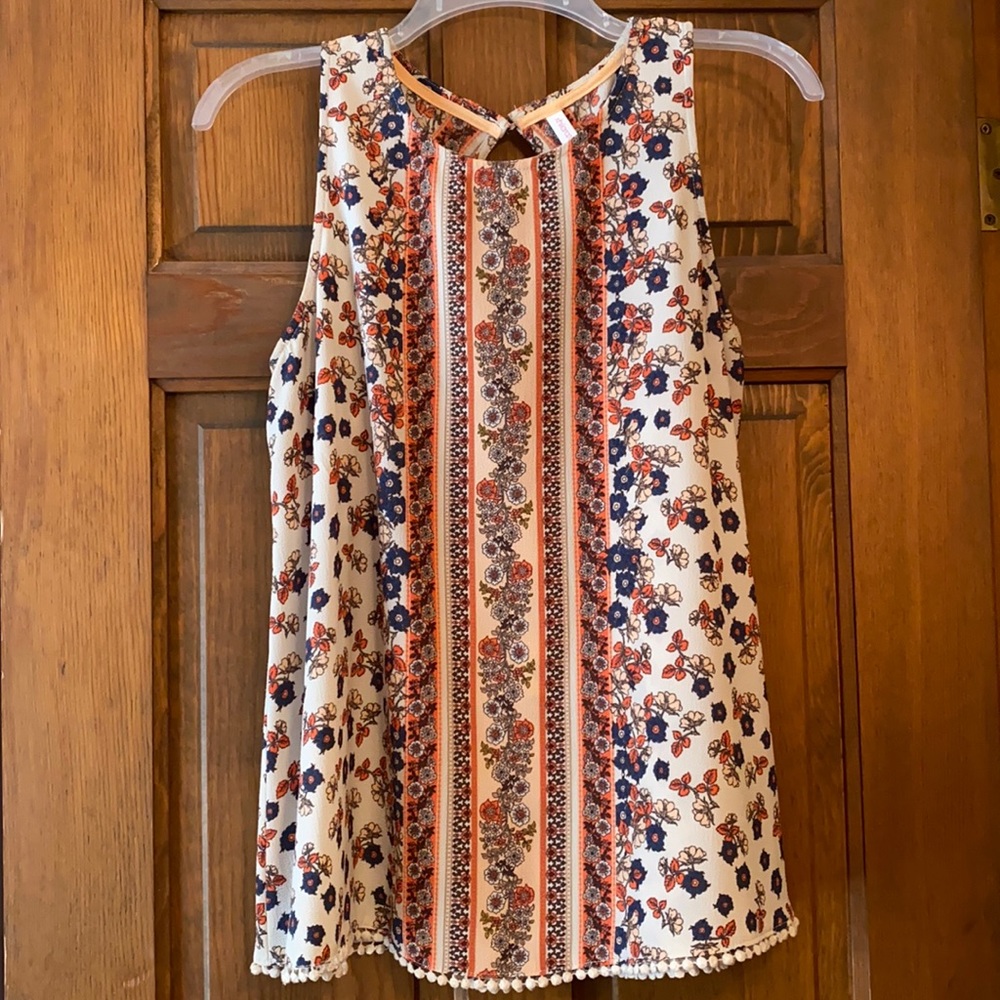 Flow-y tank top with keyhole back